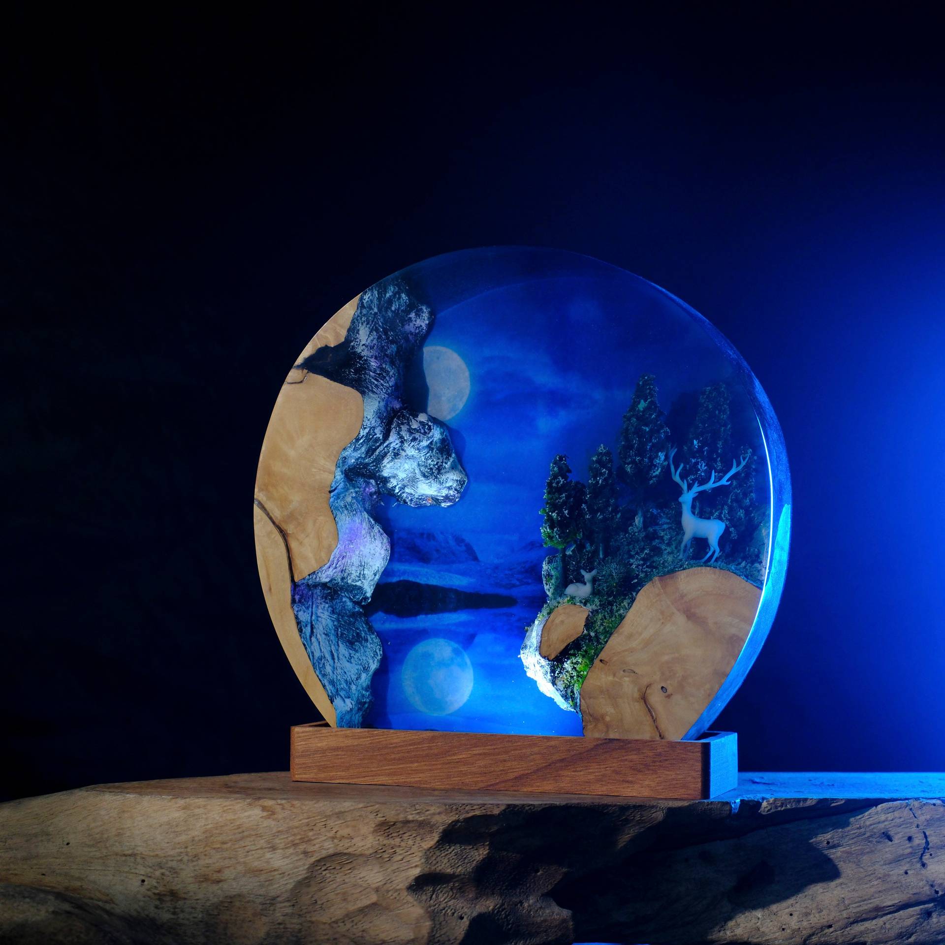 Lighting World Decor - Maßgeschneiderte Artikel Harz Tischleuchte Magic World